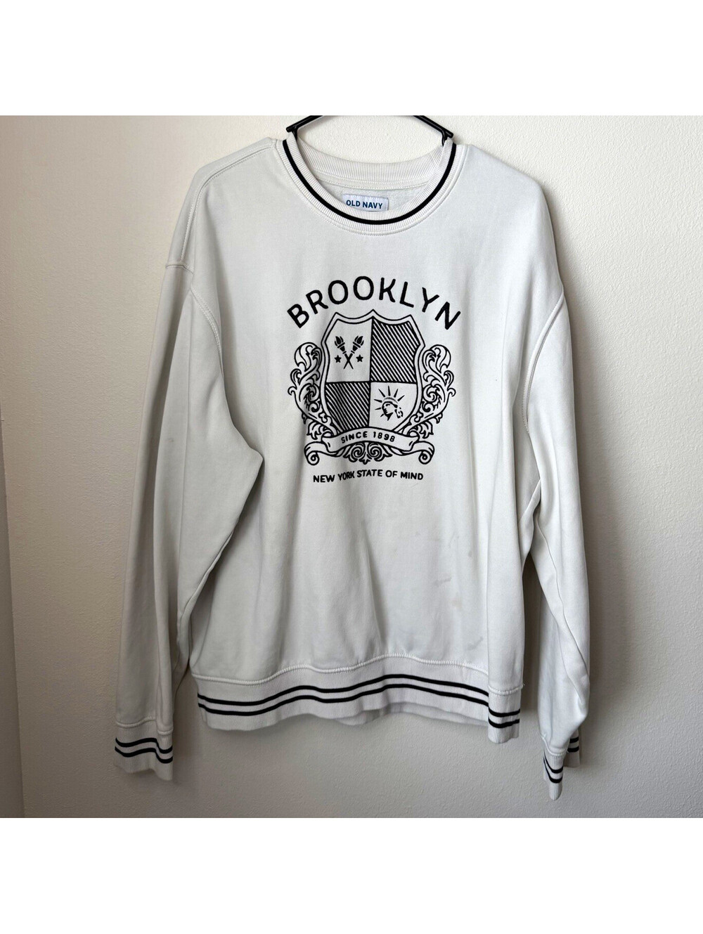 Old Navy Men's White Crewneck Pullover Sweatshirt Size L Fleece Brooklyn Graphic